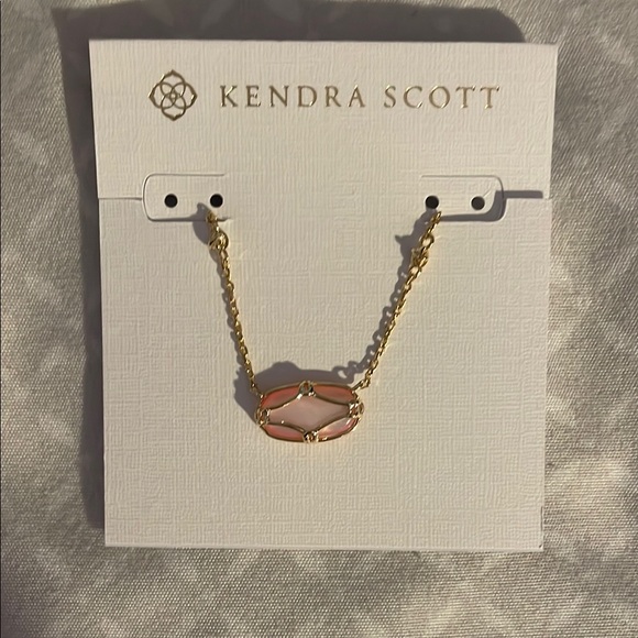 kendra scott elisa lattice frame gold short pendant necklace - Picture 3 of 4